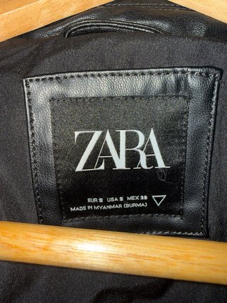 Chaqueta cuero negra Zara
