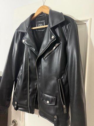 Chaqueta cuero negra Zara