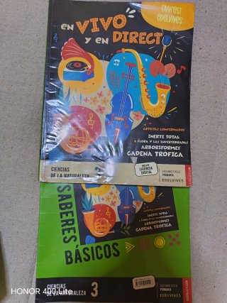 Libro de texto de Naturales y cuadernillo 3 primar