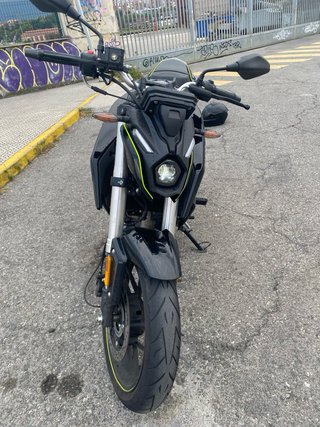 Voge 125R Negra Moto Naked