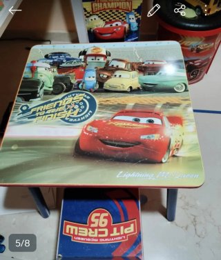 Mesa infantil Cars + 2 sillas