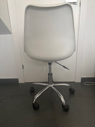 Silla de oficina con ruedas