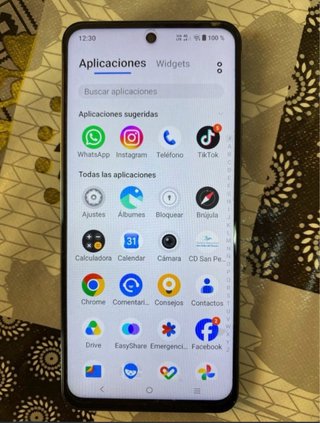 Smartphone, Telefono, como NUEVO, Vivo Y28 Negro