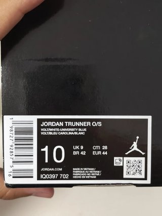 T44 Nike Jordan Trunner Amarillas