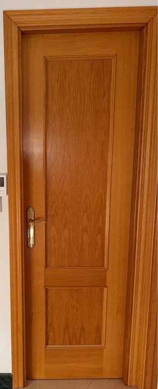 Puerta de madera interior