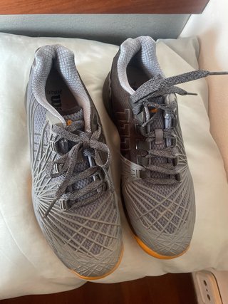Zapatillas Wilson grises y marrones Wilson Kaos 2