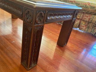 Mesa de centro de madera y mármol