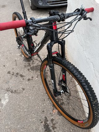 Bicicleta carbono doble suspensión SUPERIOR BIKE