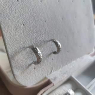 Conjunto pendientes y anillo plateados