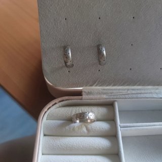 Conjunto pendientes y anillo plateados