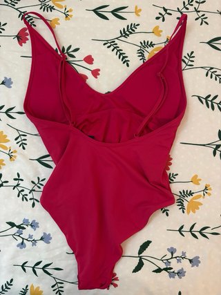 Bañador rojo escote V
