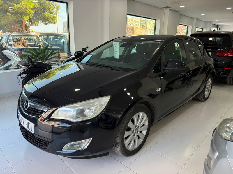 Opel Astra 2011