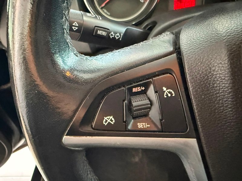 Opel Astra 2011, foto 12