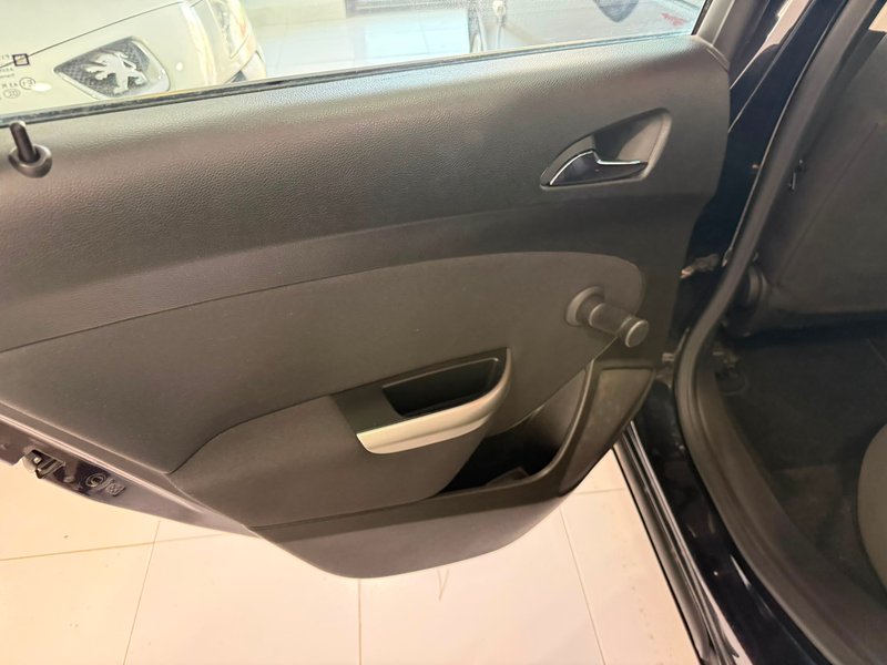 Opel Astra 2011, foto 16