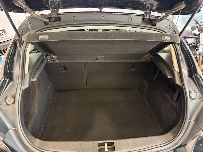 Opel Astra 2011, foto 19
