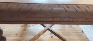 Mesa antigua de castaño