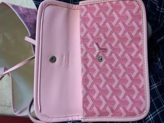 Bolso grande rosa con monedero