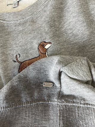 Sudadera Pull&Bear gris perro salchicha
