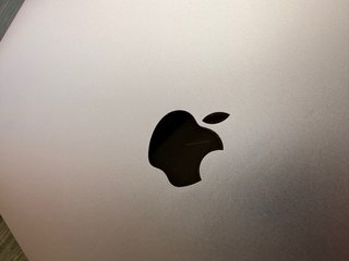 MacBook Air M1 16 GB / 256 GB, color Oro