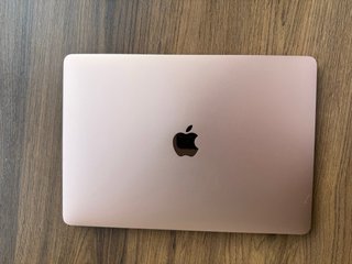 MacBook Air M1 16 GB / 256 GB, color Oro