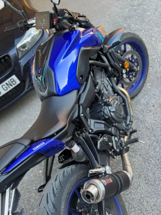 Yamaha MT-07 Naked Azul y Negra