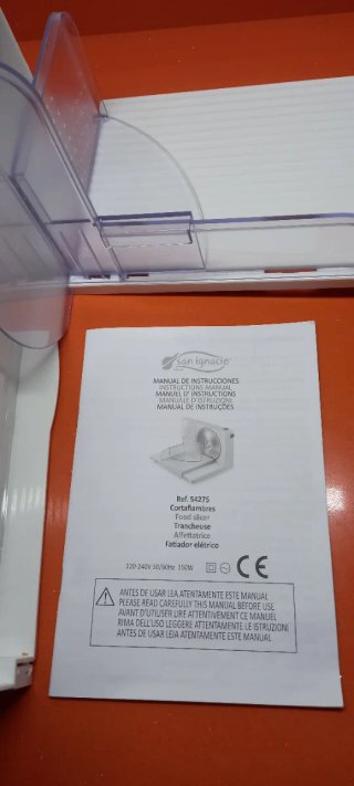 Cortafiambres plegable blanco. Marca SAN IGNACIO