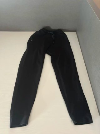 Lote 3 Pantalones Mckenzie, Adidas y pull and bear