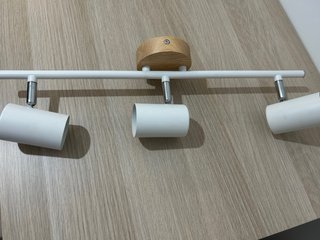 Lámpara de techo 3 luces madera y metal