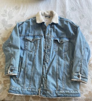 Chaqueta vaquera Bershka oversize forrada S