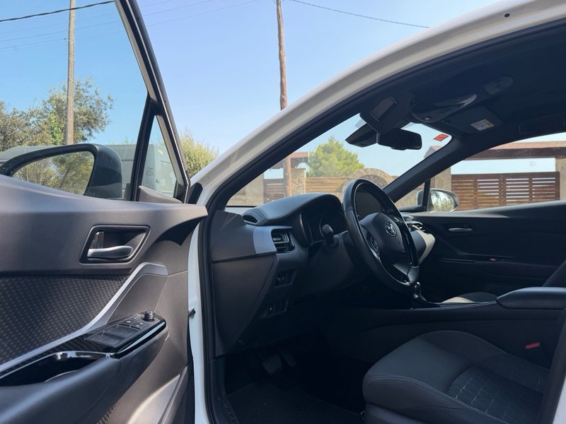Toyota C-HR 125H Advance 2021, foto 10