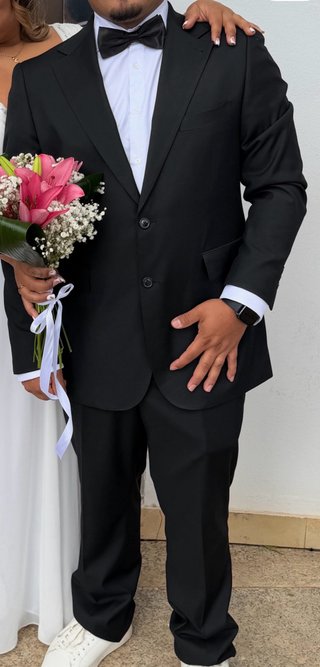 TRAJE NEGRO PARA HOMBRE.