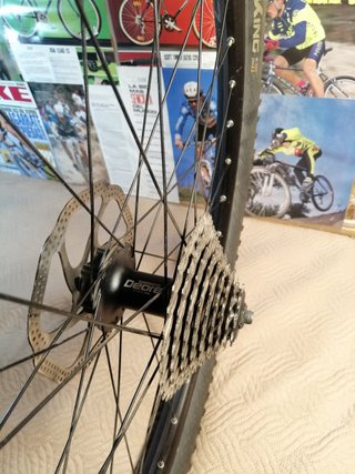 Rueda completa Shimano Deore LLanta WTB Disco Avid