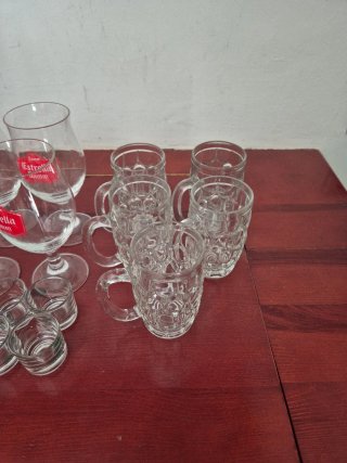Lote copas y vasos Estrella Damm