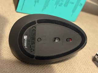 Logitech MX Vertical Ratón Ergonómico Inalámbrico