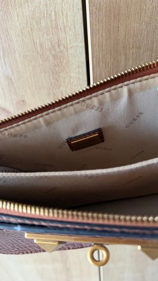 Bolso Guess Marrón Cocodrilo Dorado