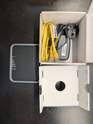 Router 4G LTE NETGEAR LB1111
