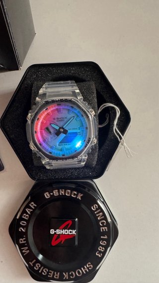 Reloj G-Shock Multicolor y Plateado