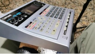 Caja de ritmos Boss DR-880
