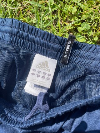 Pantalón Adidas Vintage Azul con Bandas Rojas