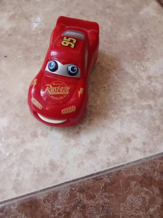 Coche de juguete Rayo McQueen con sonido