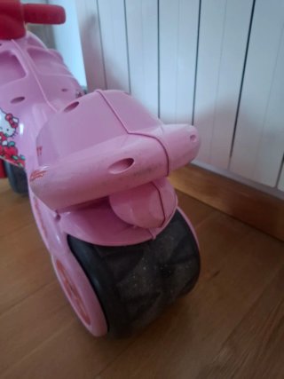 Moto correpasillos Hello Kitty rosa
