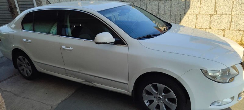 Skoda Superb 2009 - foto 1