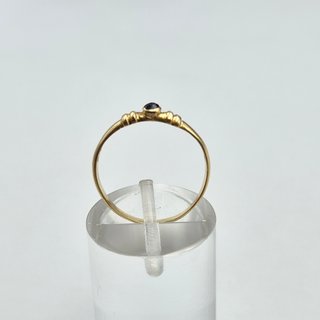 Anillo de oro de 18k con piedra. 1.06 g. T-13.