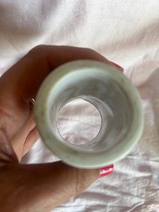 Porcelana para camas antiguas con remate de latón
