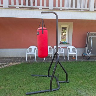 Soporte para saco de boxeo