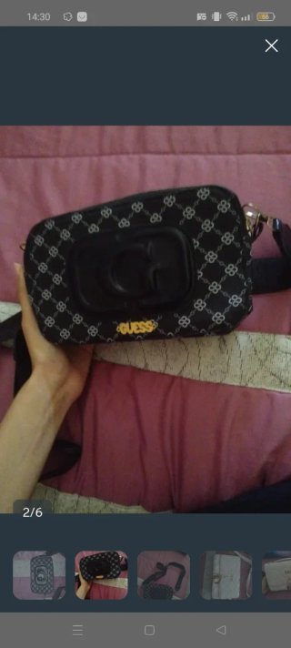 Bolso Guess Negro y Dorado y Dior en blanco