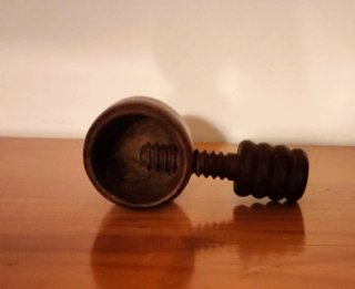 Cascanueces de tornillo madera