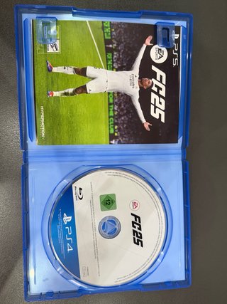 PS4 Slim 500GB + 3 FIFA + Controller Nacon