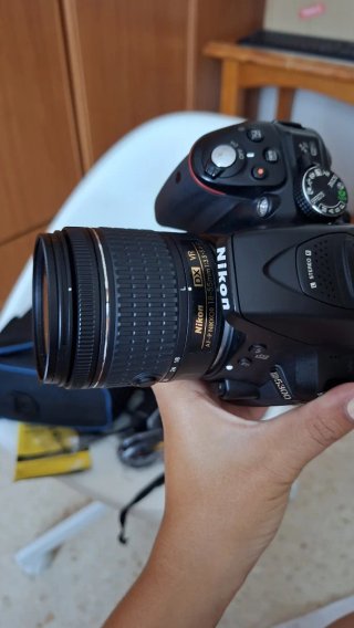 Cámara Nikon D5300 + Objetivo AF-P 18-55mm VR