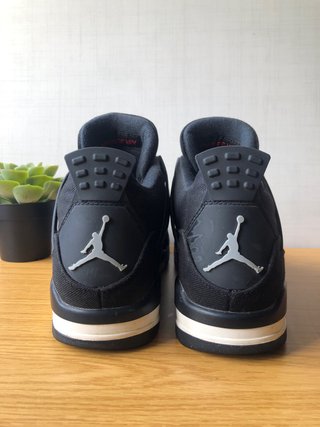 Zapatillas Air Jordan 4 Retro   Negras y Grises
